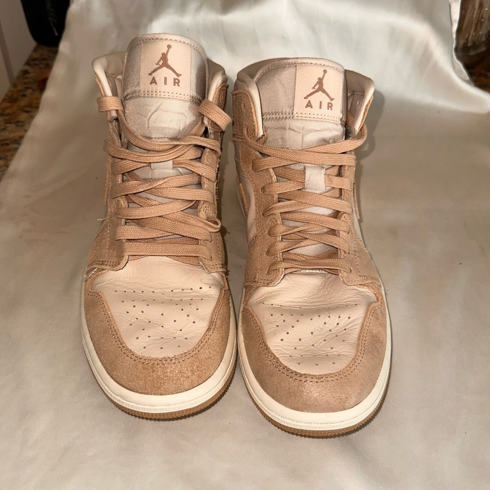 NIKE WOMENS Air Jordan 1 Mid SE Lace up 9.5